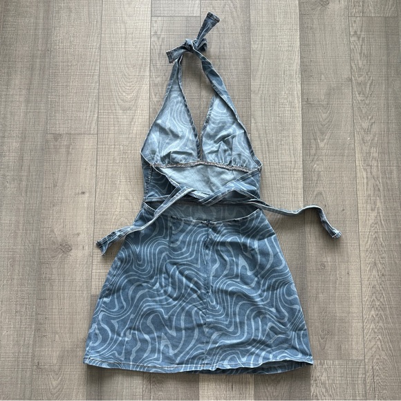 UO denim halter wrap dress - Picture 3 of 4